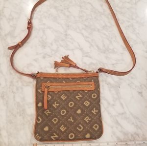 Dooney and bourke vintage crossbody with logo